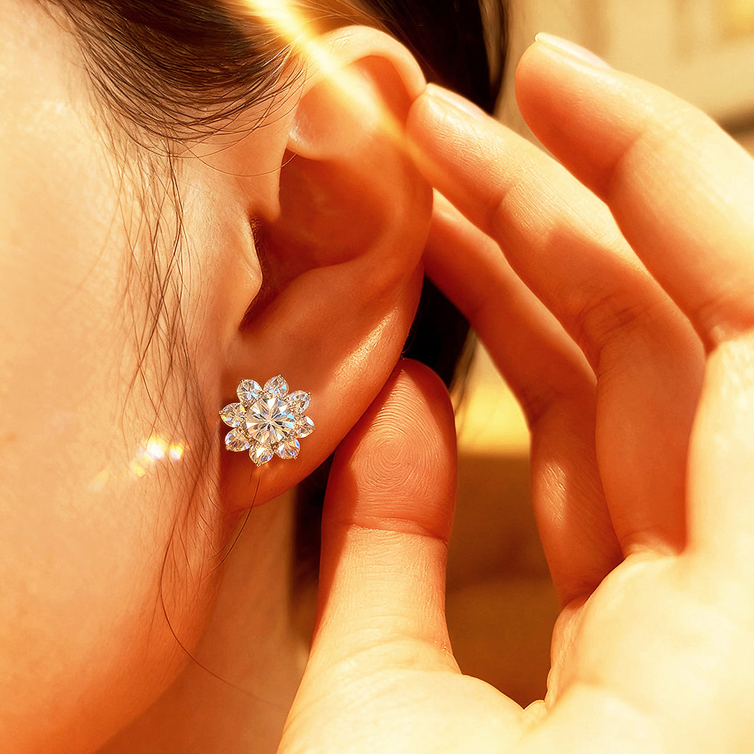 Prm8120: The Moissanite Blossom Stud Earrings – Tiara.com.sg