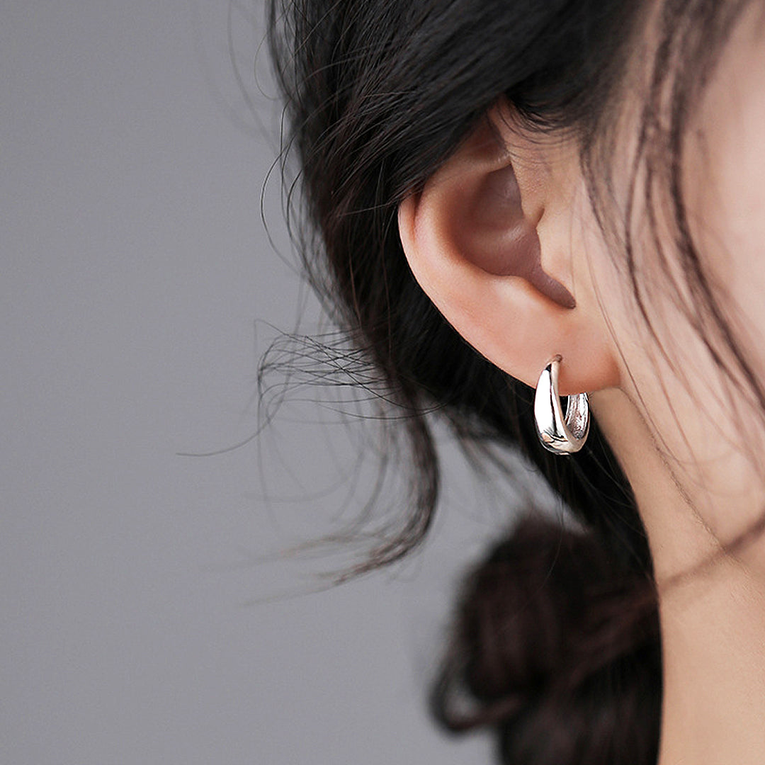 Mastering the Art of How to Choose Earrings for Your Face Shape