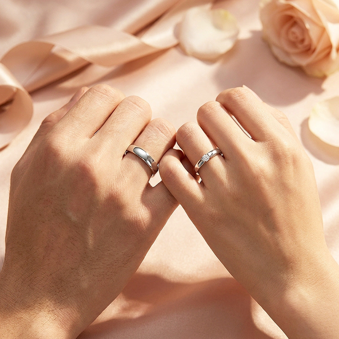 Cotton | High-Polished Single-Stone Tension-Set Dome Wedding Band