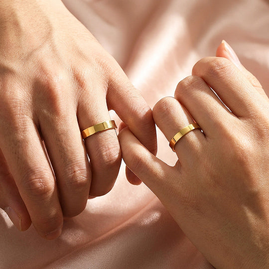 Eternal Link Gold | High-Polished Classic Flat Wedding Band