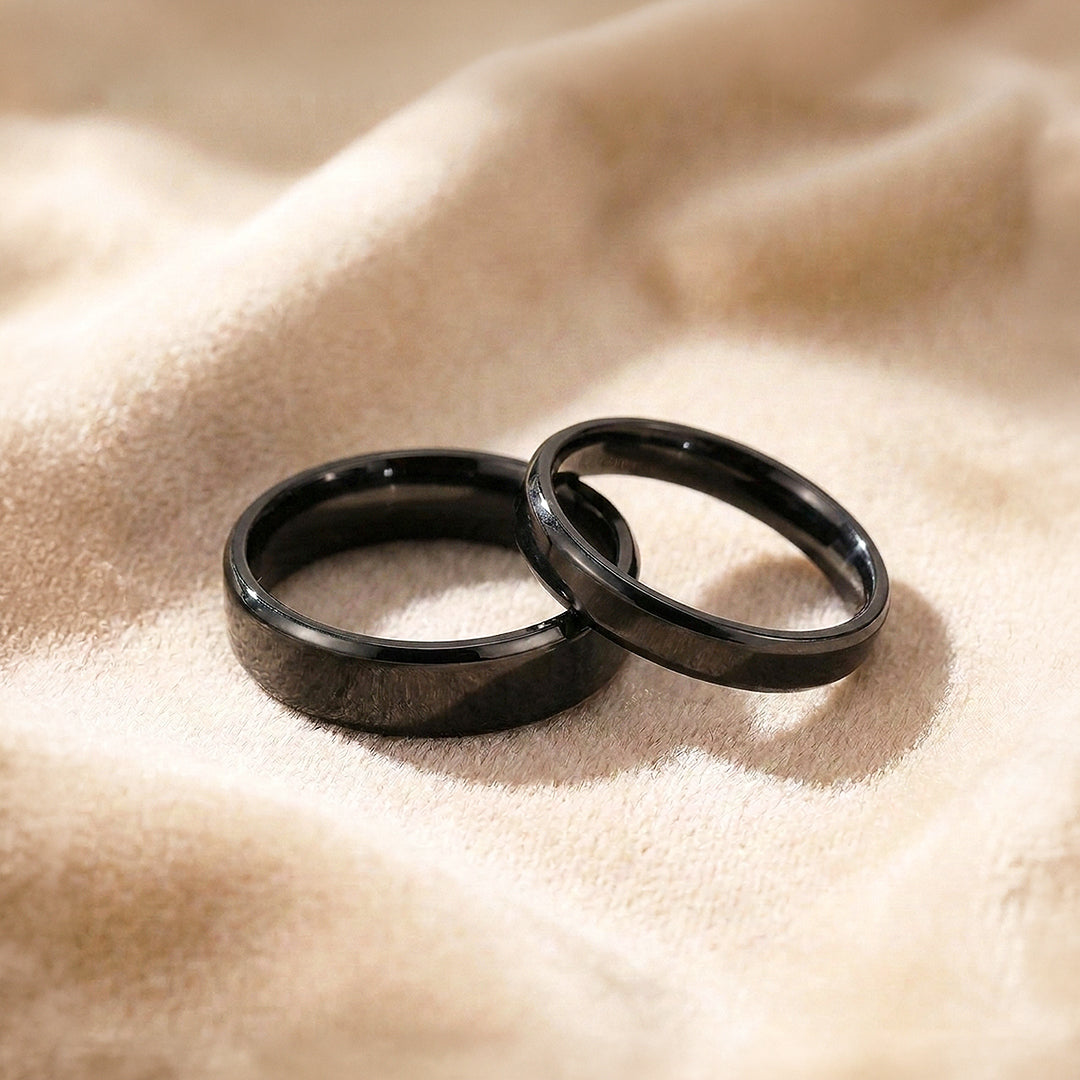 Infinity Bond Black | High-Polished Bevelled Flat Wedding Band