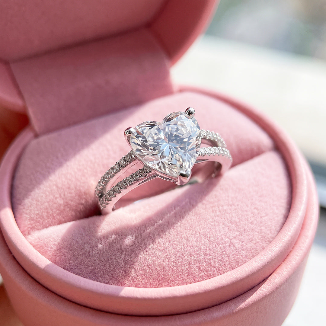Heart-Cut Split Shank Ring | Women&