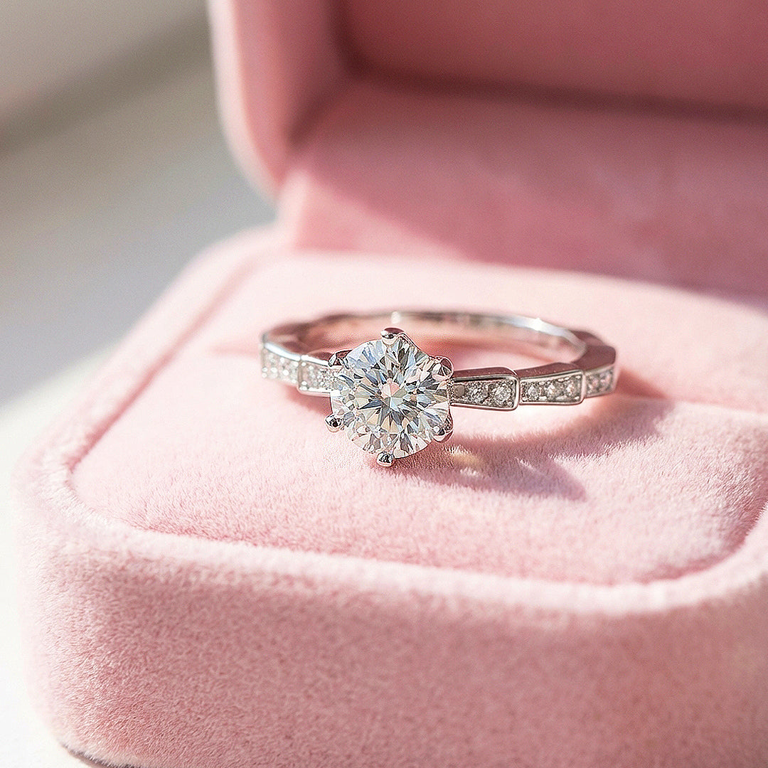 Round Cut Engagement Ring | Luxe2051 - Ring | Singapore Jewellery, Wedding Rings &amp; Gifts | Same Day Delivery | Tiara.com.sg