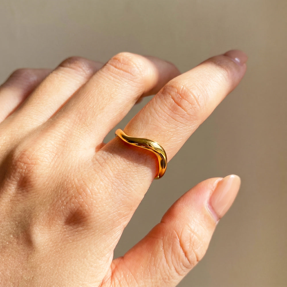 Fluid Wave Band Ring | Gold-Plated Adjustable Ring | Luxe2063