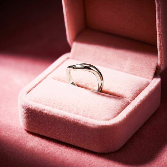 Fluid Wave Band Ring | White Gold-Plated Adjustable Ring | Luxe2064