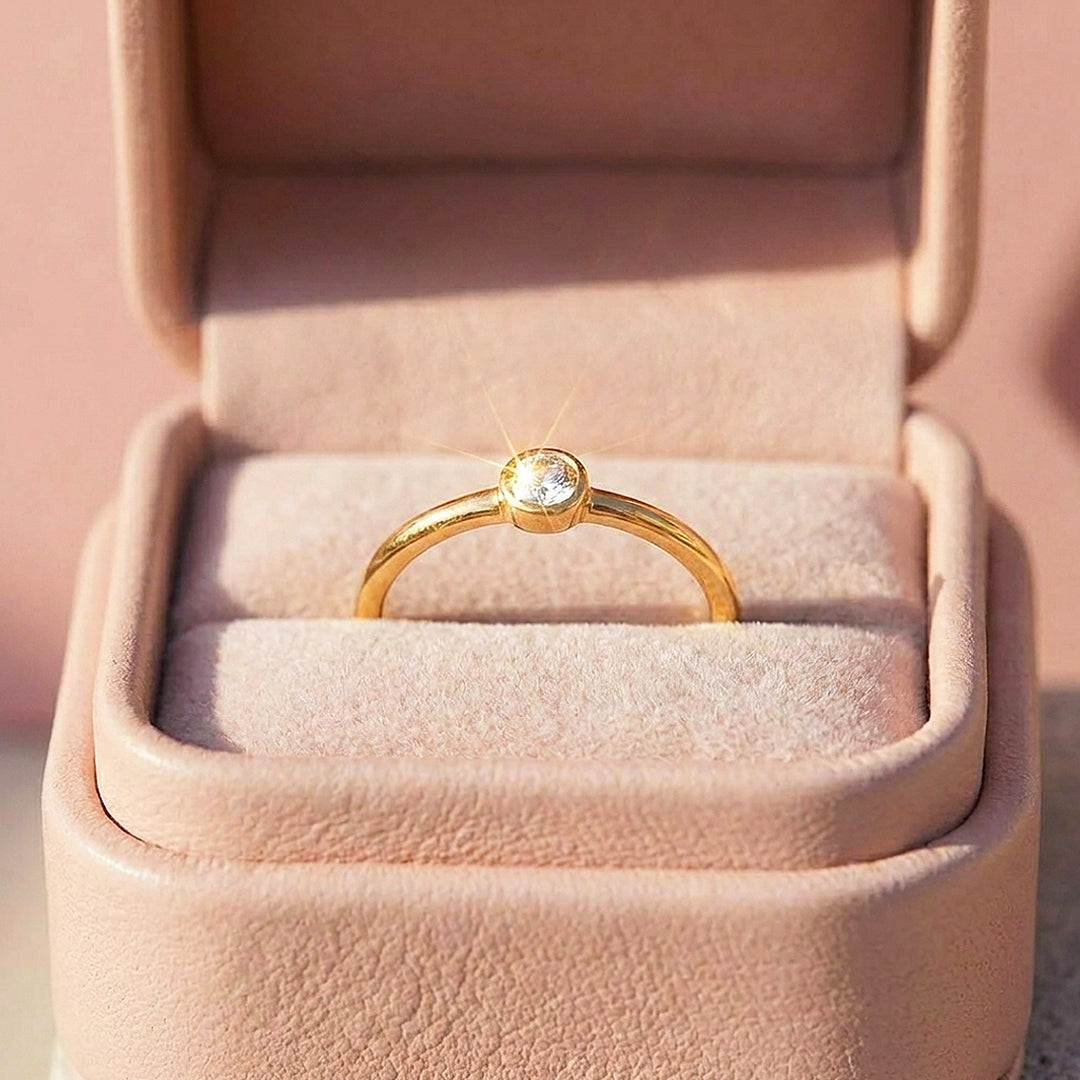 Round Bezel Solitaire Ring | Luxe2074