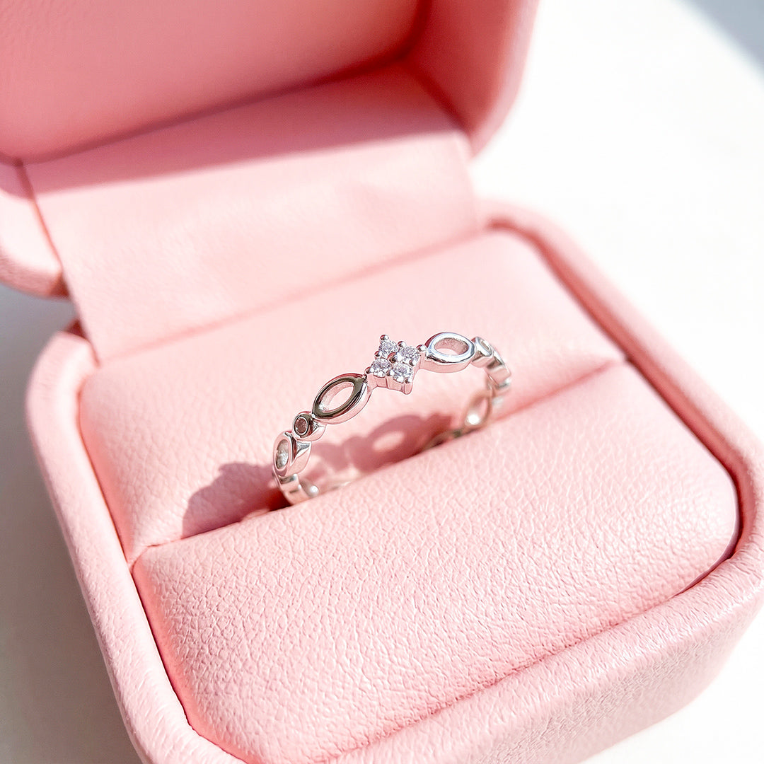 Floral Cluster &amp; Infinity Band Ring | Luxe2079