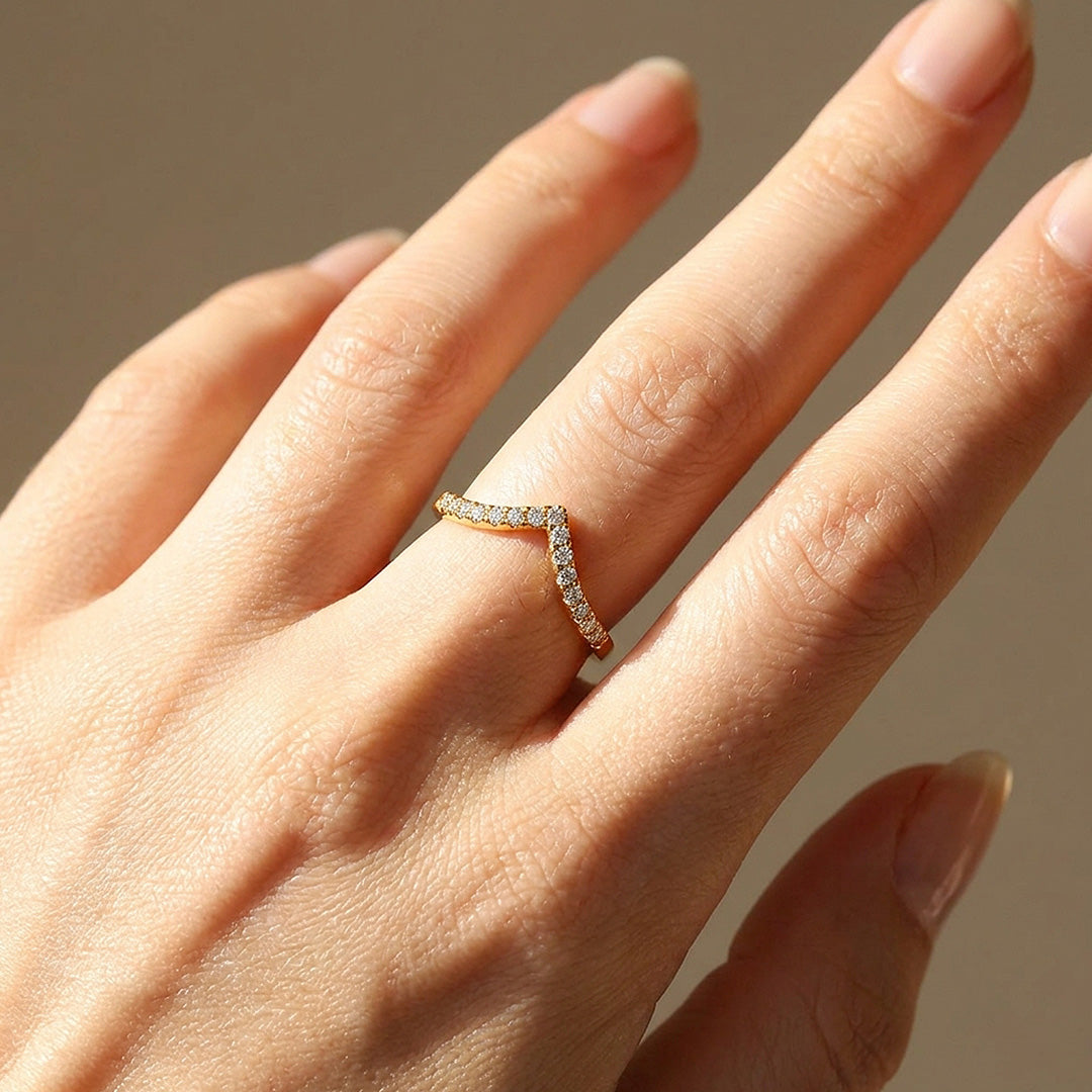 V-Shape Stone-Set Chevron Ring | Luxe2087