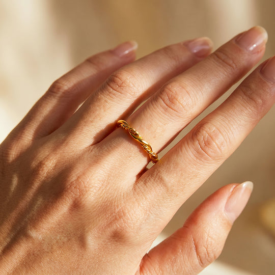 Twisted Rope Band Ring | Luxe2099