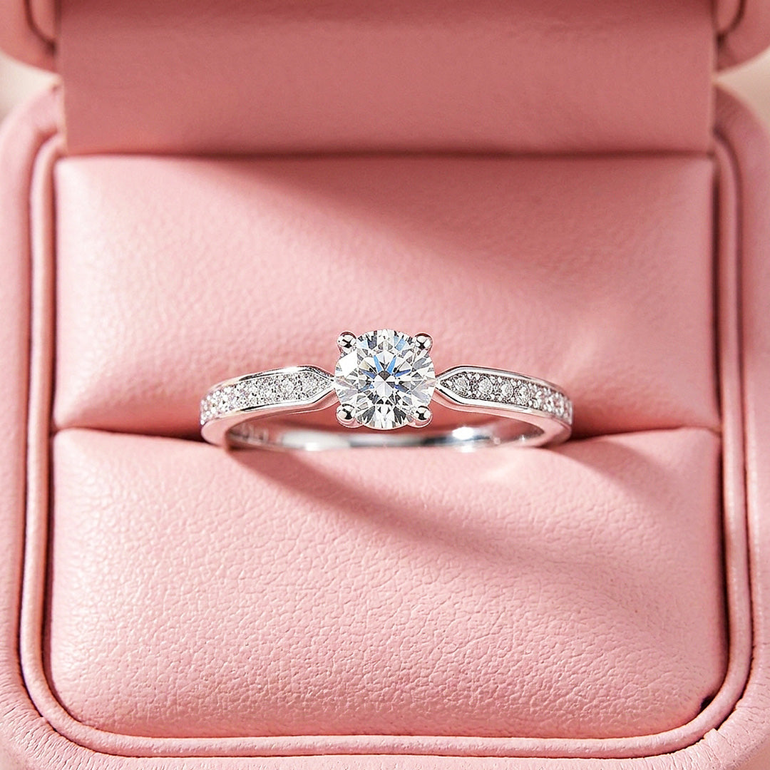 Classic Round Solitaire Pavé Band | Women&