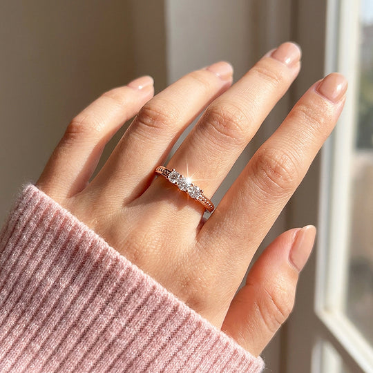 Three-Stone Round Pavé Accent Band | Women&