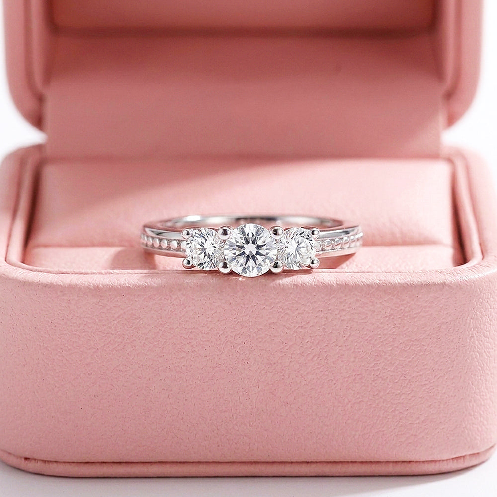 Three-Stone Round Pavé Accent Band | Women's Ring | Luxe2133