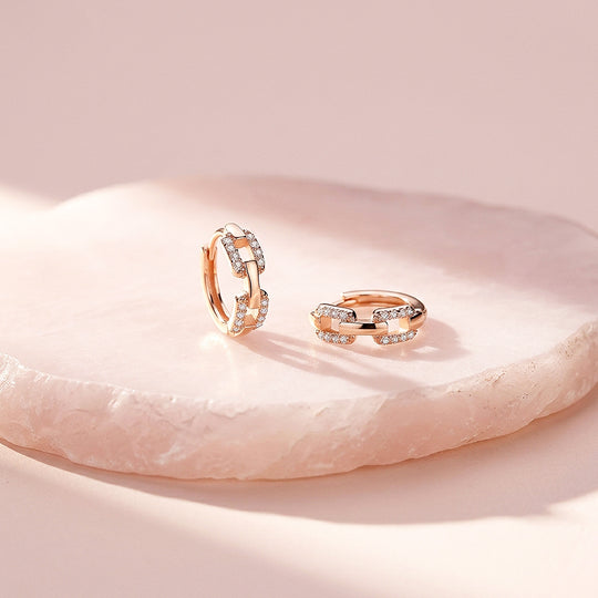 Interlocking Chain Pavé Huggie Earrings | Luxe3502