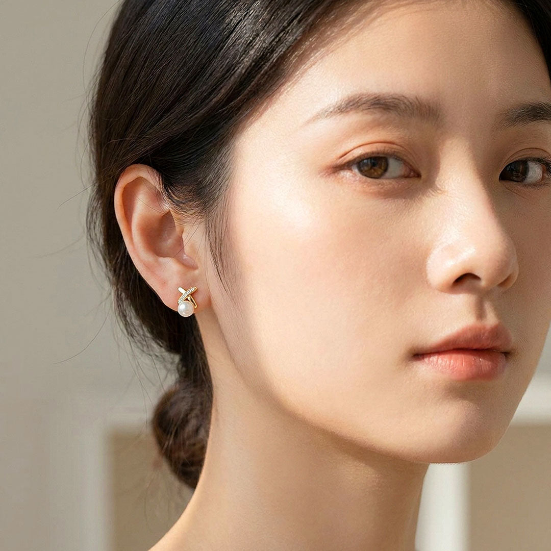 Pavé Cross &amp; Pearl Stud Earrings | Luxe3704