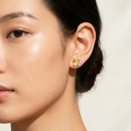 Sunburst Clover Stud Earrings | Luxe3726