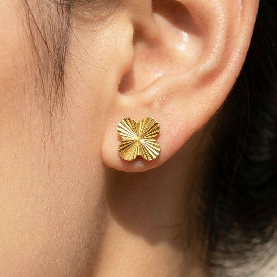 Sunburst Clover Stud Earrings | Luxe3726