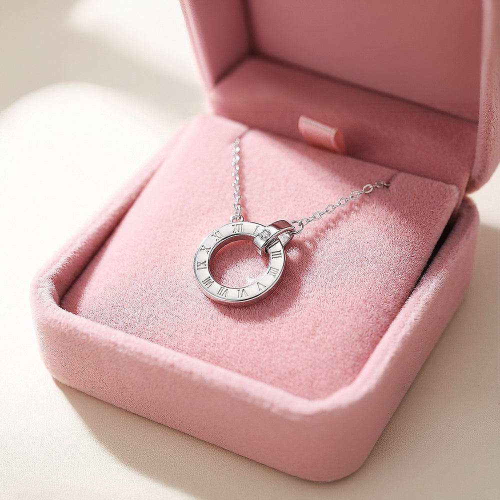 Roman Circle Pendant Necklace | White Gold | Luxe4460