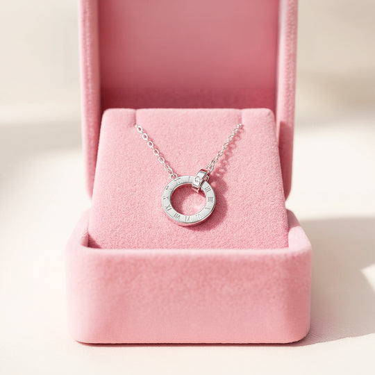 Roman Circle Pendant Necklace | White Gold | Luxe4460