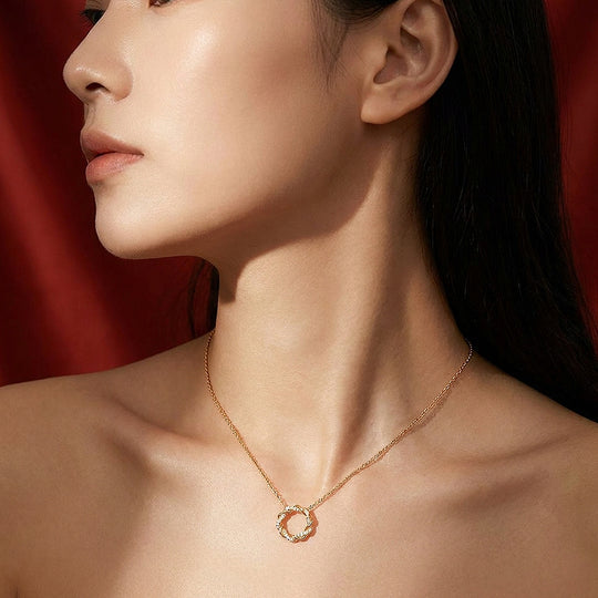 Twisted Pavé Circle Pendant Necklace | Luxe4513
