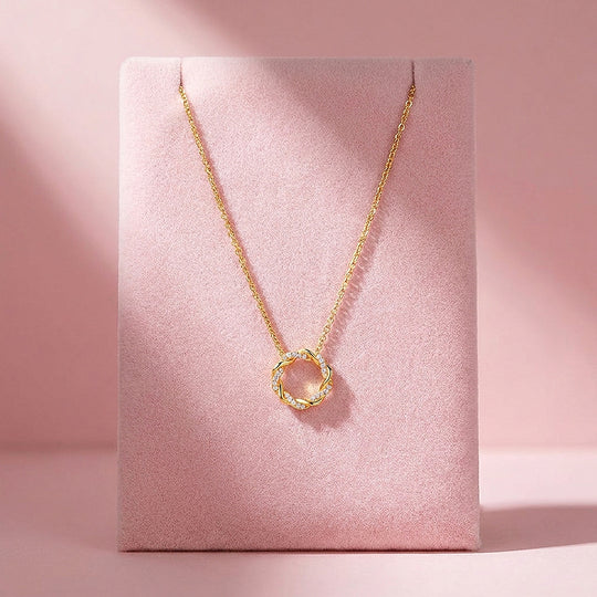 Twisted Pavé Circle Pendant Necklace | Luxe4513