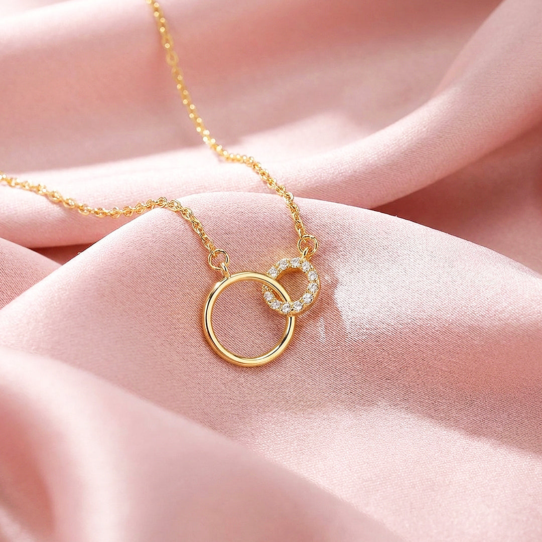 Interlocking Double Circle Pendant Necklace | Luxe4523