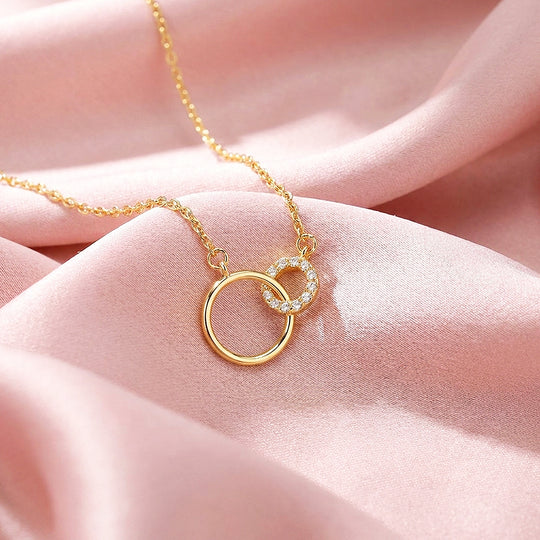 Interlocking Double Circle Pendant Necklace | Luxe4523