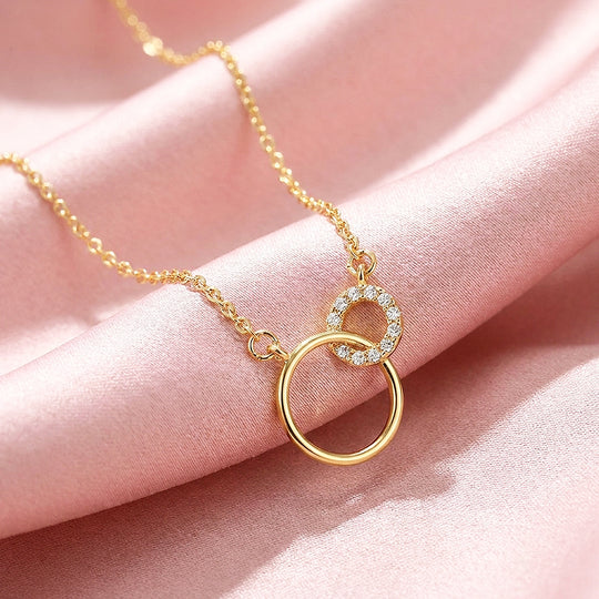 Interlocking Double Circle Pendant Necklace | Luxe4523