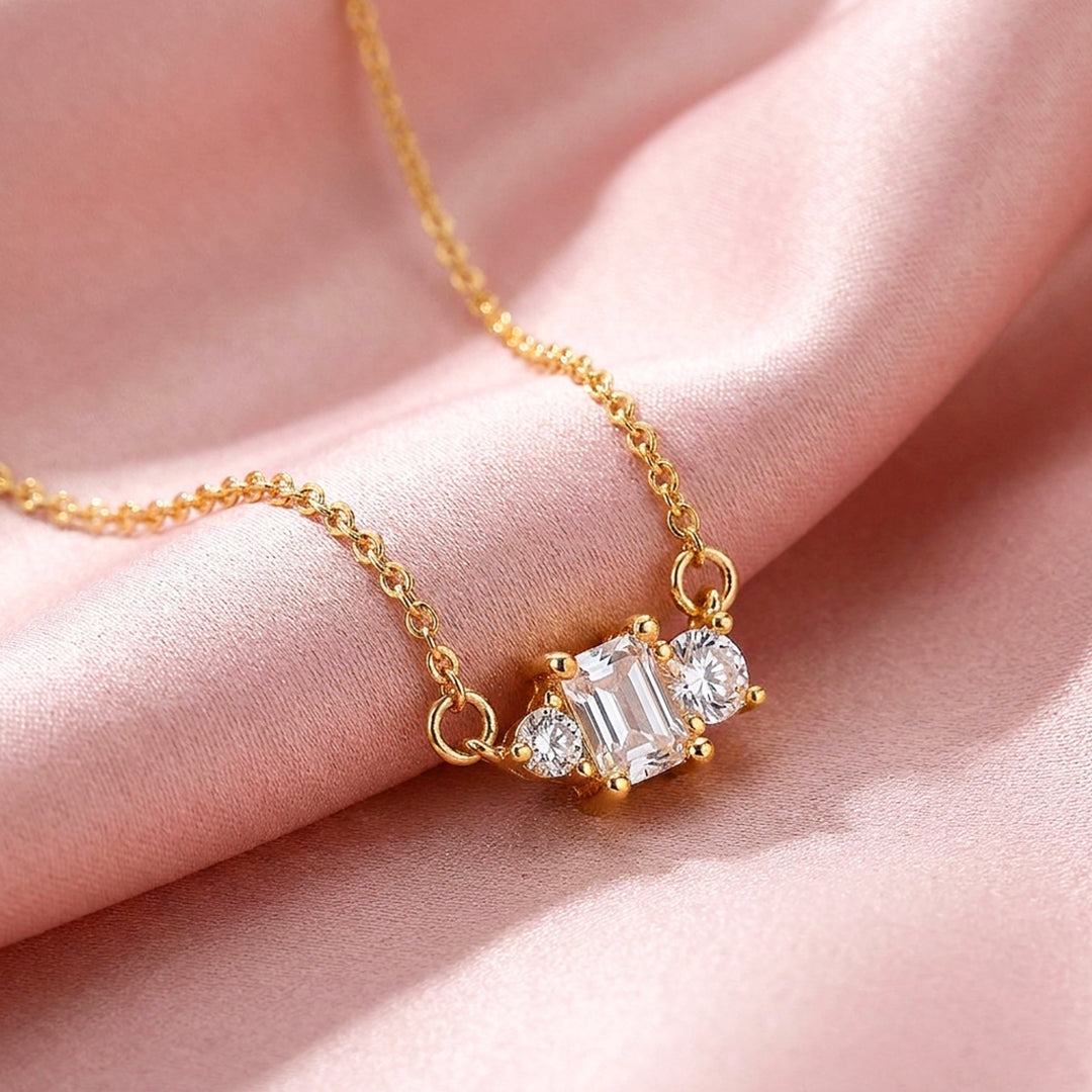 Emerald-Cut Trio Pendant Necklace | Luxe4524