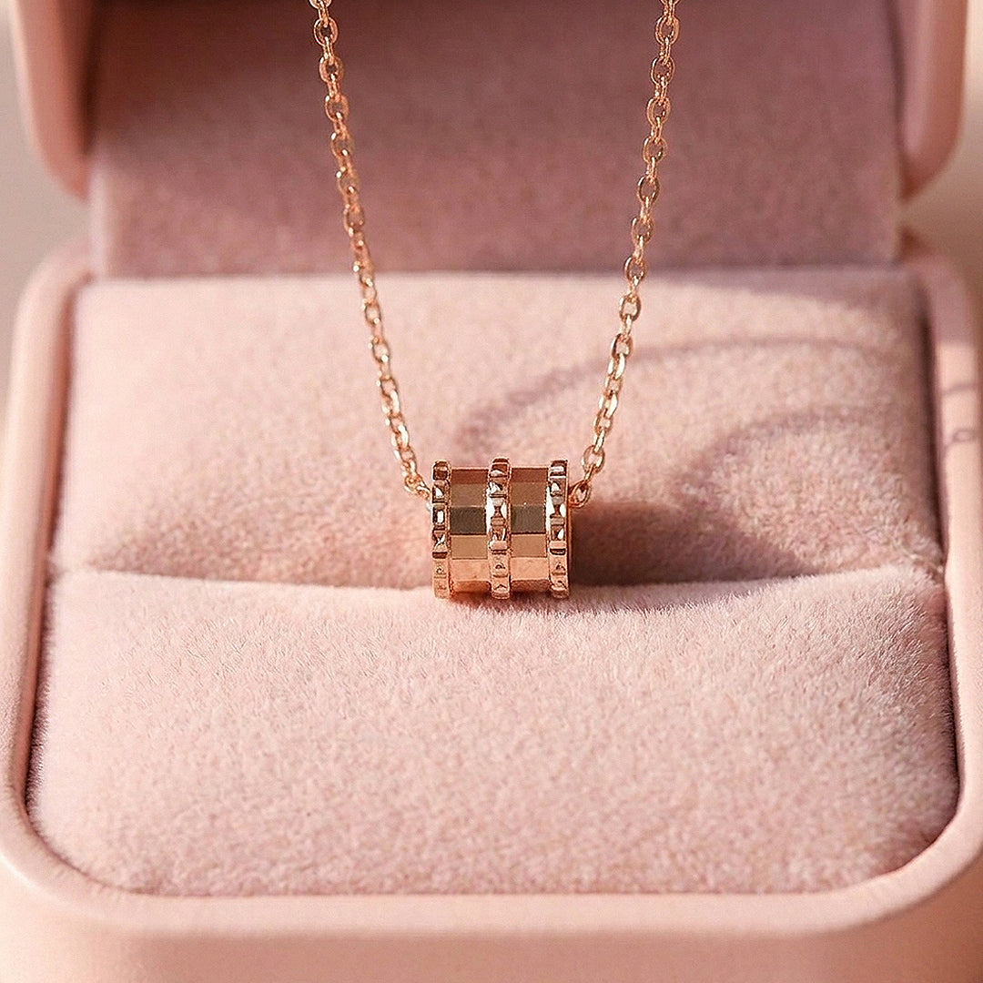 Ribbed Barrel Pendant Necklace | Luxe4525
