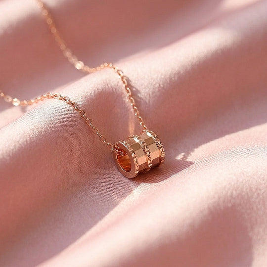 Ribbed Barrel Pendant Necklace | Luxe4525