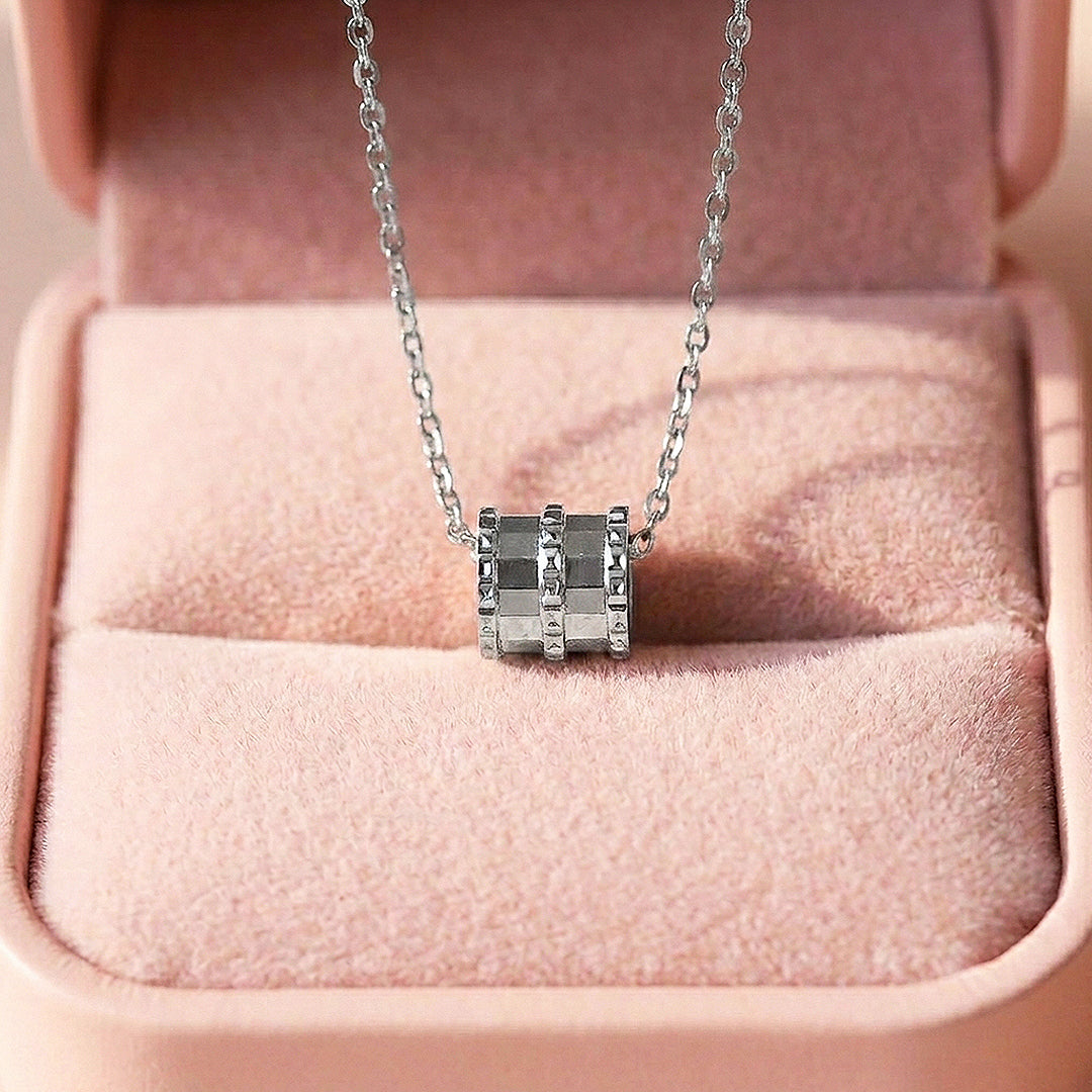Ribbed Barrel Pendant Necklace | Luxe4525