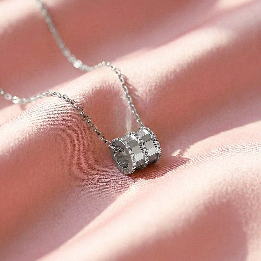 Ribbed Barrel Pendant Necklace | Luxe4525