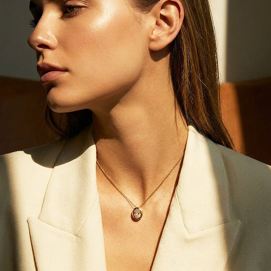 Oval Bezel Solitaire Pendant Necklace | Luxe4527