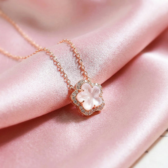 Floral Clover Halo Pendant Necklace | Luxe4529