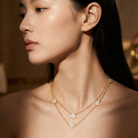 Clover Necklace &amp; Earrings Set | Luxe4532