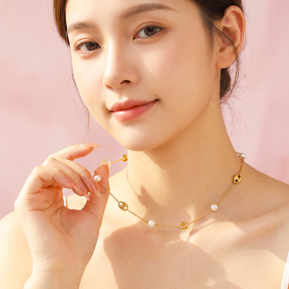Pearl & Gold Barrel Station Necklace | Luxe4577
