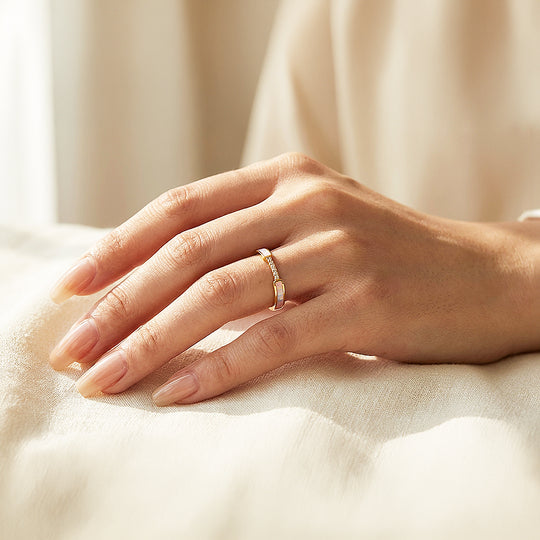 Minimalist Band | Mother of Pearl Style | Diamond Simulant | Titanium Steel | Luxe5161