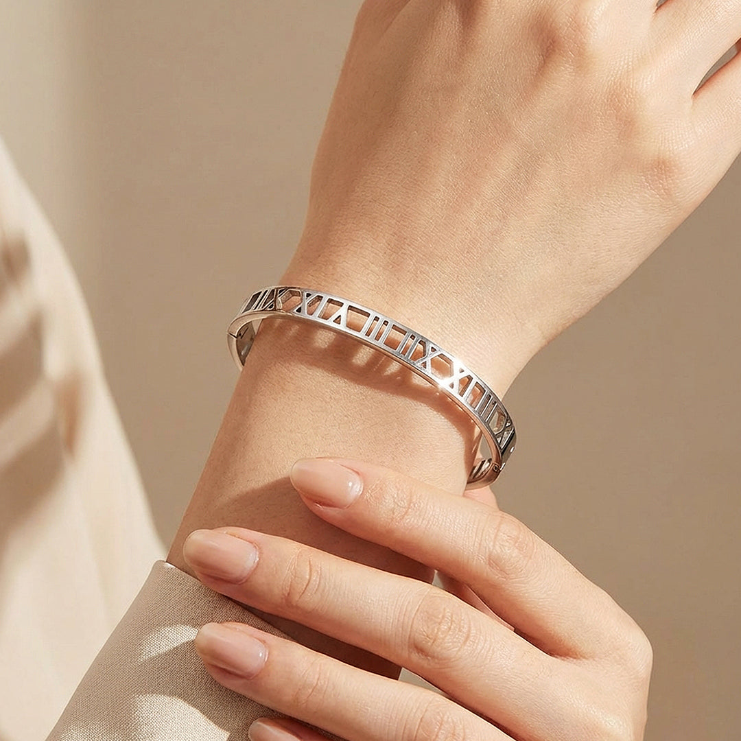 Roman Numeral Gold Bangle Bracelet | Luxe6262 - bangle | Singapore Jewellery, Wedding Rings &amp; Gifts | Same Day Delivery | Tiara.com.sg