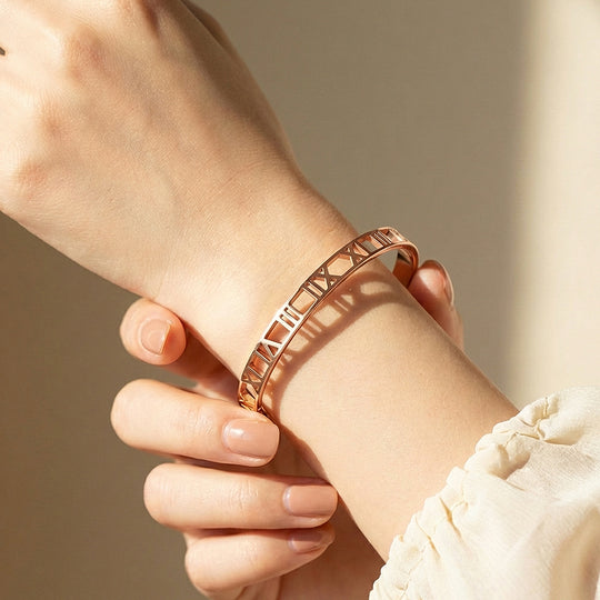 Roman Numeral Gold Bangle Bracelet | Luxe6262 - bangle | Singapore Jewellery, Wedding Rings &amp; Gifts | Same Day Delivery | Tiara.com.sg