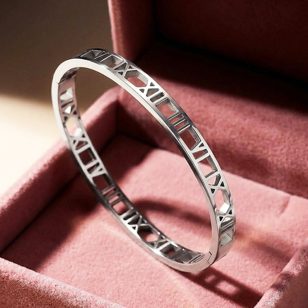 Roman Numeral Gold Bangle Bracelet | Luxe6262 - bangle | Singapore Jewellery, Wedding Rings &amp; Gifts | Same Day Delivery | Tiara.com.sg