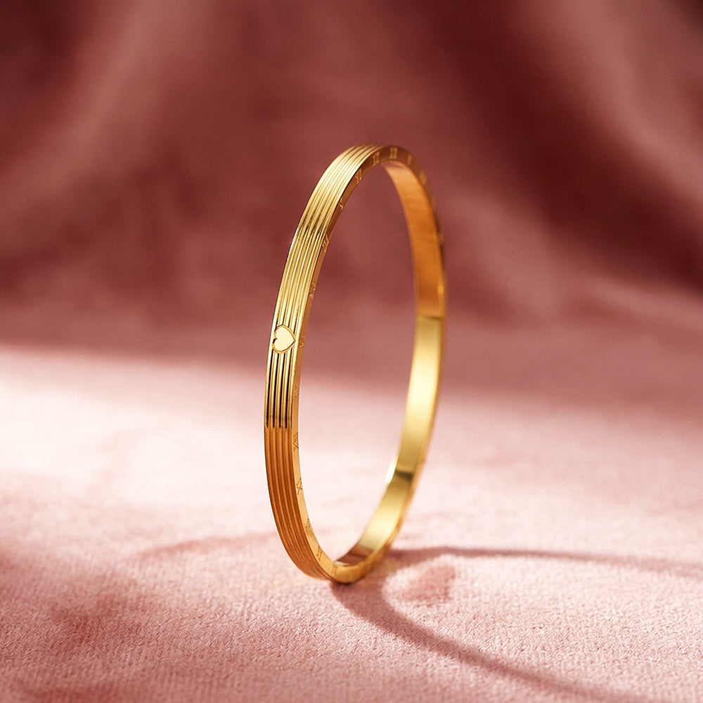 Ribbed Heart Gold Bangle | Luxe6281 - bangle | Singapore Jewellery, Wedding Rings & Gifts | Same Day Delivery | Tiara.com.sg
