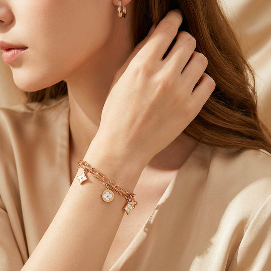 Quatrefoil Bracelet | Mother of Pearl Simulant | Gold | Luxe6358