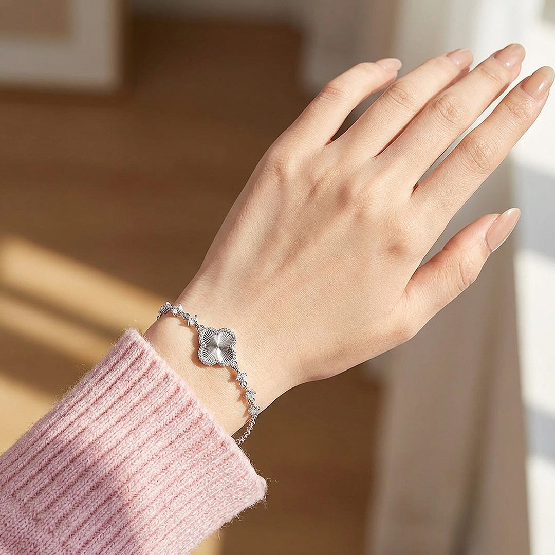 Sunburst Clover Gold Bracelet | Luxe6508