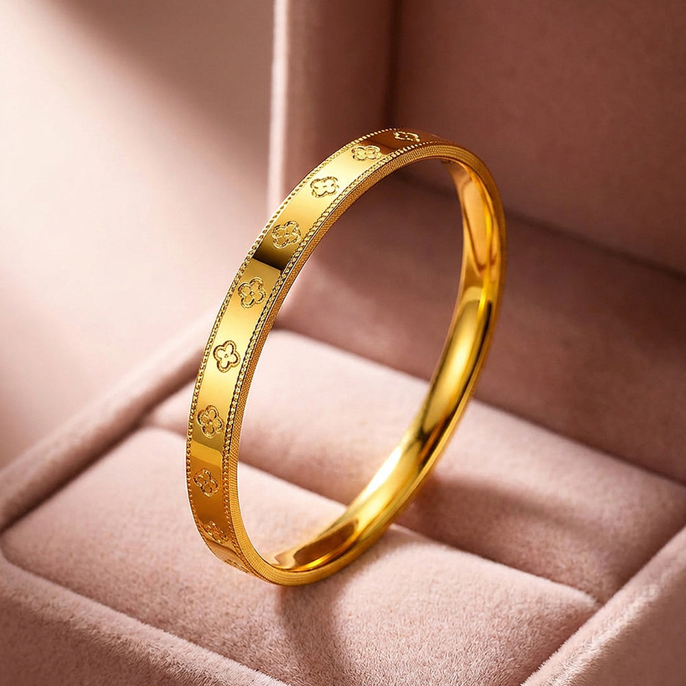 Clover Motif Gold Bangle Bracelet | Luxe6547 - bangle | Singapore Jewellery, Wedding Rings & Gifts | Same Day Delivery | Tiara.com.sg