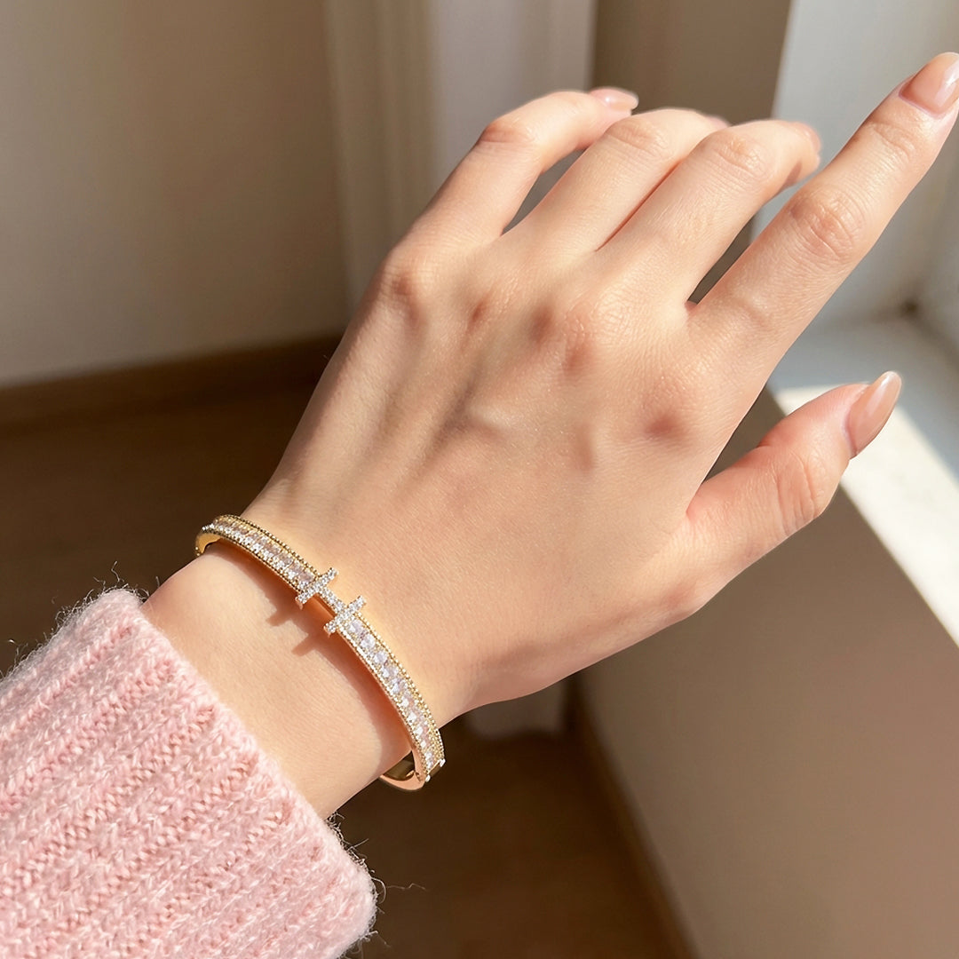 Baguette Channel H-Bar Gold Bangle Bracelet | Luxe6551 - bangle | Singapore Jewellery, Wedding Rings &amp; Gifts | Same Day Delivery | Tiara.com.sg