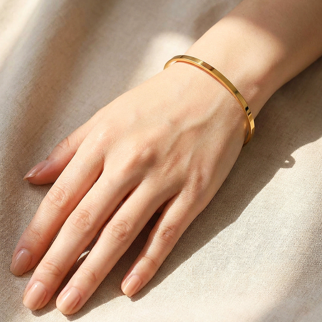 Slim High-Polish Gold Bangle | Luxe6559 - bangle | Singapore Jewellery, Wedding Rings &amp; Gifts | Same Day Delivery | Tiara.com.sg