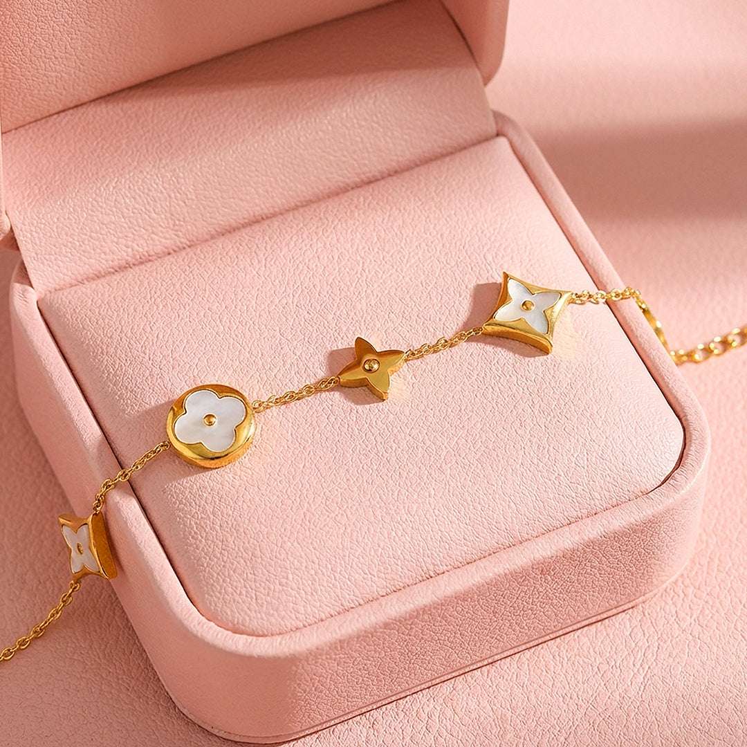 Clover &amp; Star Mother of Pearl Charm Bracelet | Luxe6584