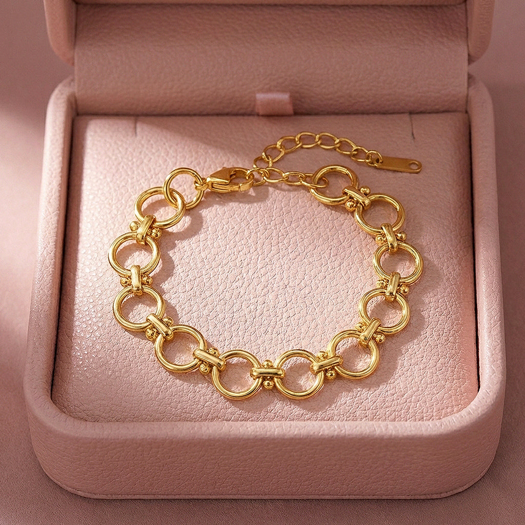 ✧tiara✧ R Circle Link Chain Bracelet | Luxe6607 – Tiara.com.sg
