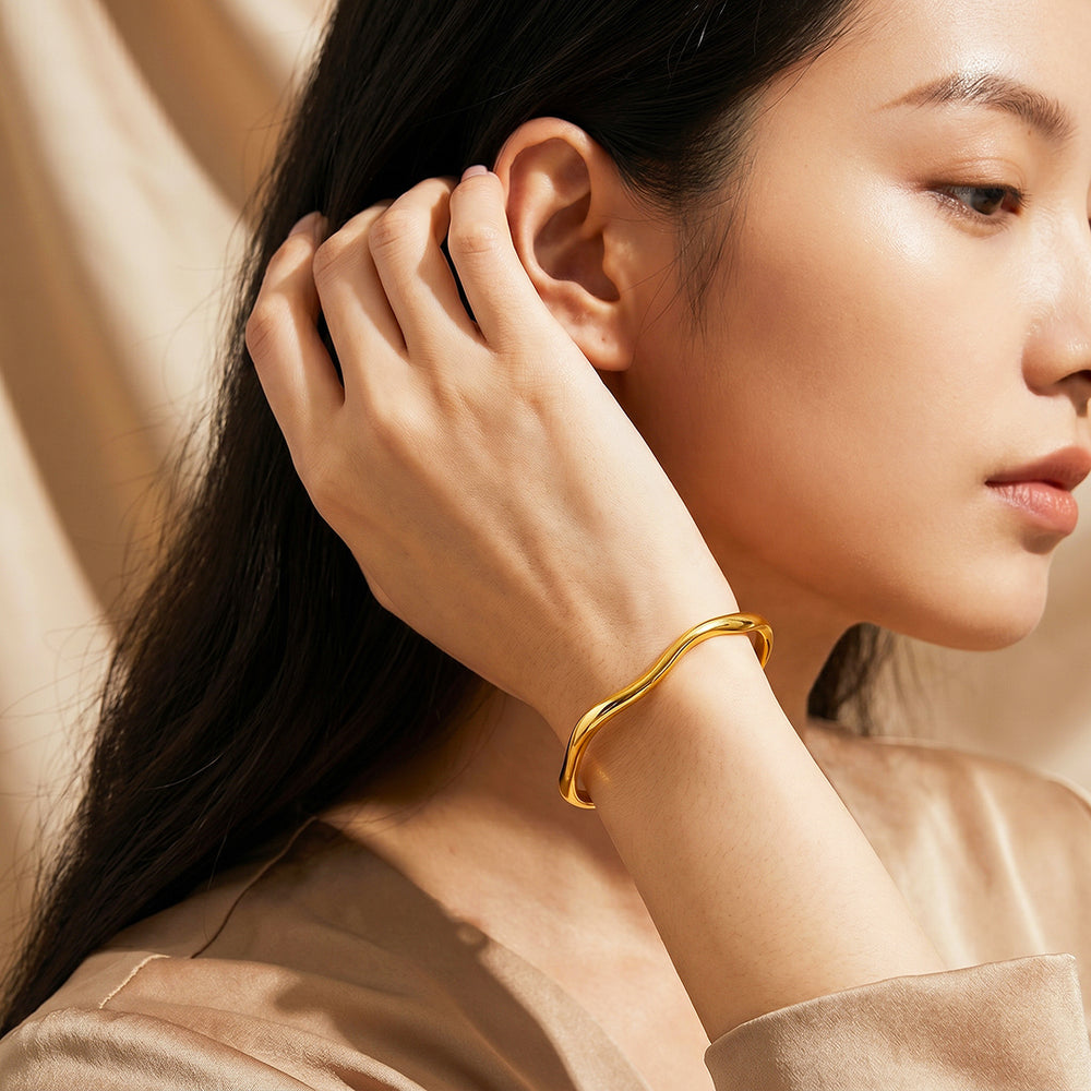 Fluid Wave Gold Cuff Bangle | Luxe6664