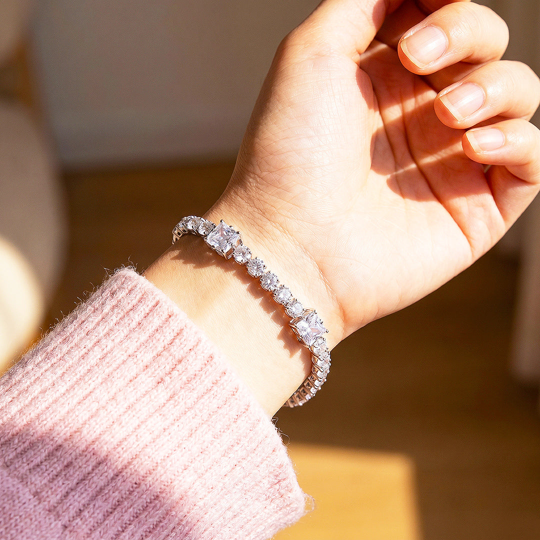 Alternating Princess &amp; Round Tennis Bracelet | White Diamond Simulant | Luxe6671
